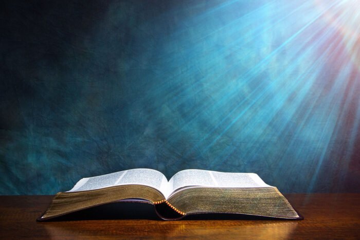 Biblija_svjetlost