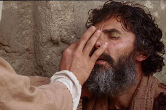 Jesus-healing-a-blind-man